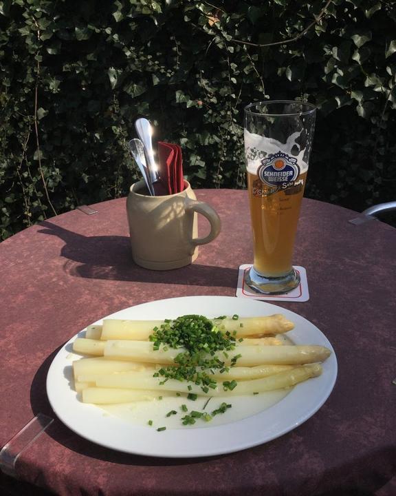 Morgentau Spargel Wirtsstube